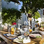 Апартаменти Helios Garden Boutique *
