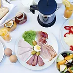 Апартаменти Helios Garden Boutique *