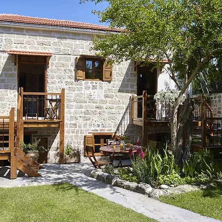 Апартаменти Helios Garden Boutique *