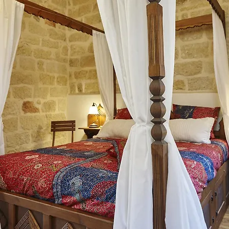Helios Garden Boutique Apartments