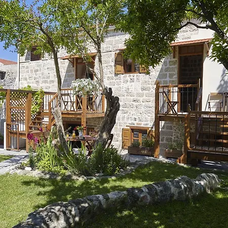 Helios Garden Boutique Apartments